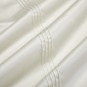 Experience Ultimate Comfort with Our 1500 Thread Count Pima Cotton Luxury Bedding Set - High-End White Quilts Cover with Fitted Sheet - Soft & Smooth Solid Color Design for a Serene Sleep